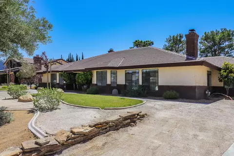 43935 Clark Ct, Lancaster, CA 93536 photo 4