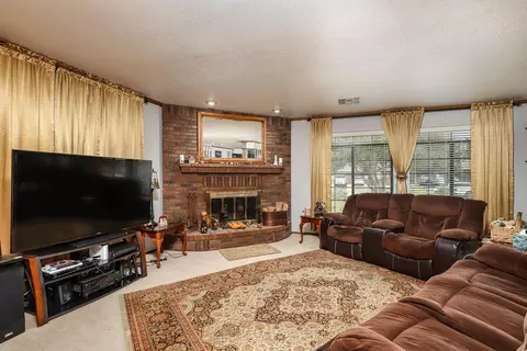 43935 Clark Ct, Lancaster, CA 93536 photo 13