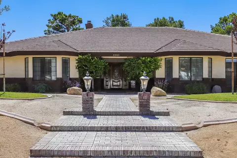 43935 Clark Ct, Lancaster, CA 93536 photo 1