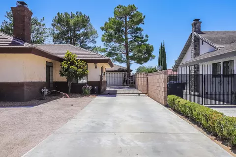 43935 Clark Ct, Lancaster, CA 93536 photo 5