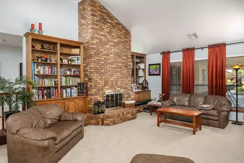 43935 Clark Ct, Lancaster, CA 93536 photo 9