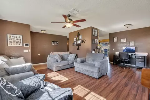37231 28th St E, Palmdale, CA 93550 photo 4