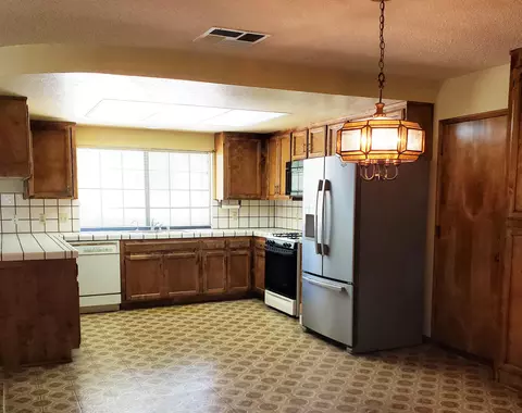 3209 Versailles Ct, Lancaster, CA 93536 photo 7