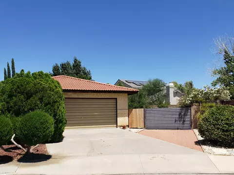 3209 Versailles Ct, Lancaster, CA 93536 photo 4