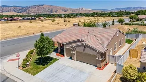 1202 Contrada Ln, Tehachapi, CA 93561 photo 2