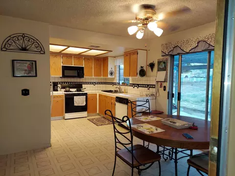 16555 Rawhide Ave, Palmdale, CA 93591 photo 6