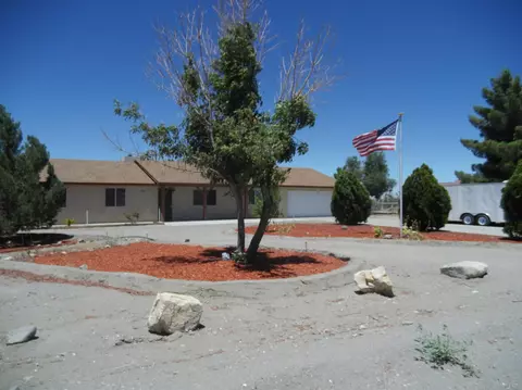 4426 Mataro Rd, Phelan, CA 92371 photo 8
