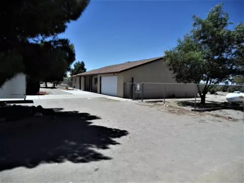 4426 Mataro Rd, Phelan, CA 92371 photo 27