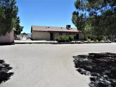 4426 Mataro Rd, Phelan, CA 92371 photo 18