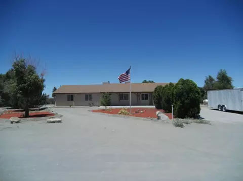 4426 Mataro Rd, Phelan, CA 92371 photo 3