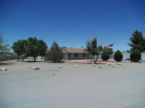 4426 Mataro Rd, Phelan, CA 92371 photo 6