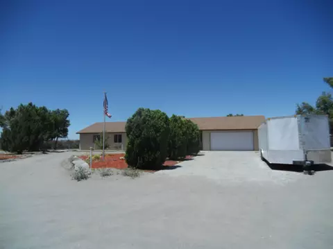 4426 Mataro Rd, Phelan, CA 92371 photo 4