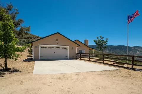 18101 Matterhorn Dr, Tehachapi, CA 93561 photo 1