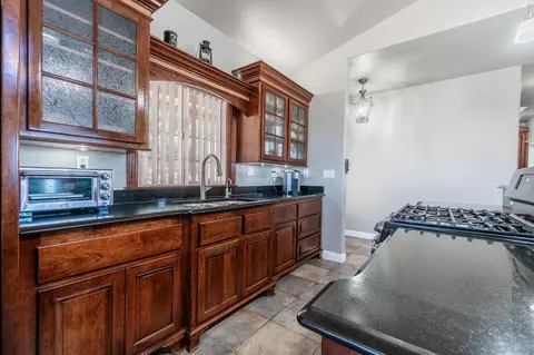 18101 Matterhorn Dr, Tehachapi, CA 93561 photo 11