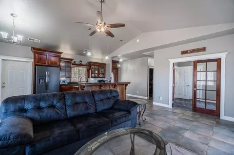 18101 Matterhorn Dr, Tehachapi, CA 93561 photo 3