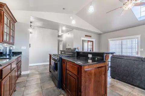 18101 Matterhorn Dr, Tehachapi, CA 93561 photo 10