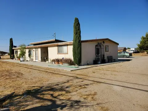 42658 E 6th St, Lancaster, CA 93535 photo 3