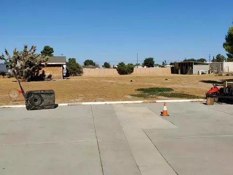 42658 E 6th St, Lancaster, CA 93535 photo 22