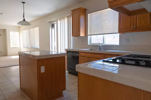 4730 Jade Ct, Lancaster, CA 93536 photo 5