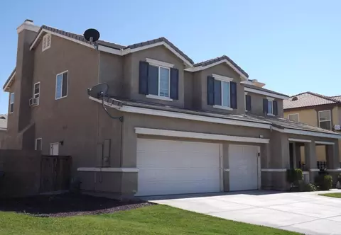 4730 Jade Ct, Lancaster, CA 93536 photo 2