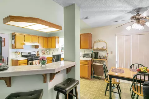 803 E Whitlatch Dr, Lancaster, CA 93535 photo 13