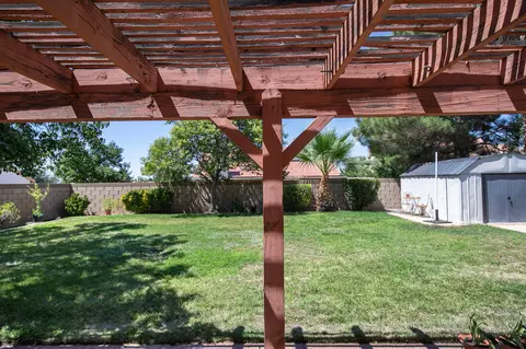 803 E Whitlatch Dr, Lancaster, CA 93535 photo 27