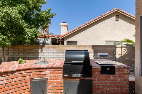 803 E Whitlatch Dr, Lancaster, CA 93535 photo 32
