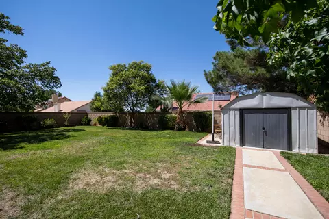 803 E Whitlatch Dr, Lancaster, CA 93535 photo 28
