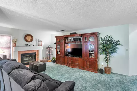 803 E Whitlatch Dr, Lancaster, CA 93535 photo 17