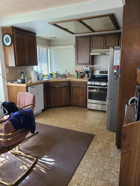 5279 Bushnell Ave, Riverside, CA 92508 photo 2