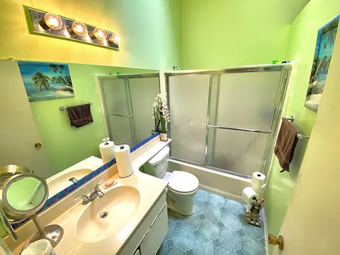 154 Racquet Club Dr, Compton, CA 90220 photo 32