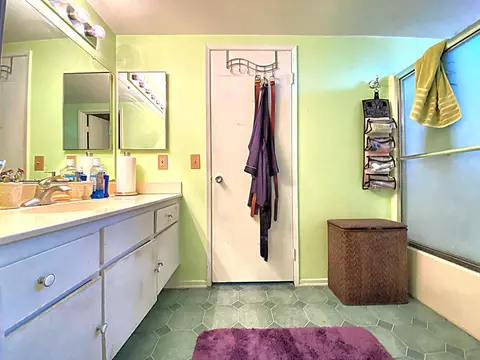 154 Racquet Club Dr, Compton, CA 90220 photo 36
