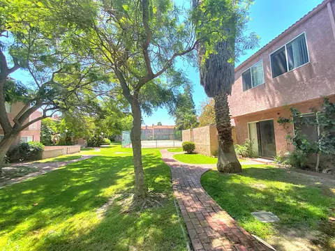 154 Racquet Club Dr, Compton, CA 90220 photo 7