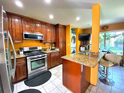 154 Racquet Club Dr, Compton, CA 90220 photo 18
