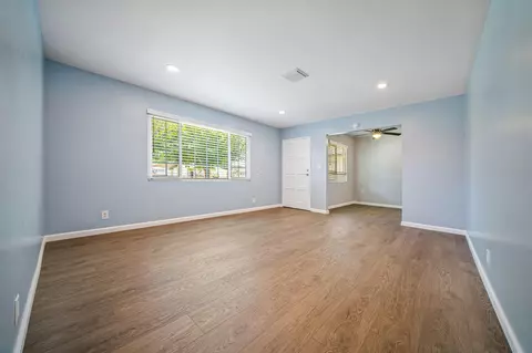 615 E Ovington St, Lancaster, CA 93535 photo 7