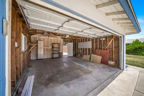 615 E Ovington St, Lancaster, CA 93535 photo 23