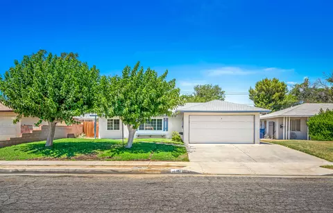 615 E Ovington St, Lancaster, CA 93535 photo 1