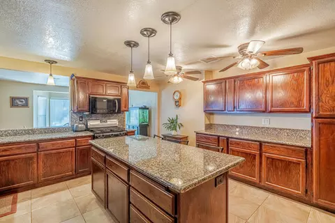 44315 88th St E, Lancaster, CA 93535 photo 17