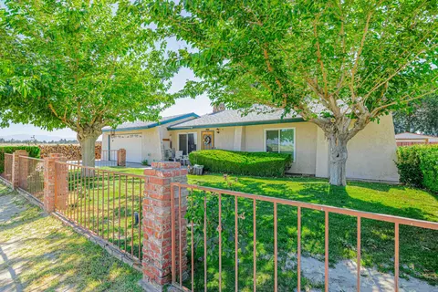 44315 88th St E, Lancaster, CA 93535 photo 2