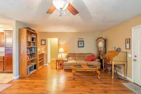 44315 88th St E, Lancaster, CA 93535 photo 6