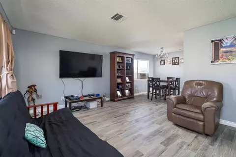 37244 E 27th St, Palmdale, CA 93550 photo 3