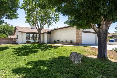 37244 E 27th St, Palmdale, CA 93550 photo 2