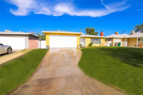 44020 Fig Ave, Lancaster, CA 93534 photo 2