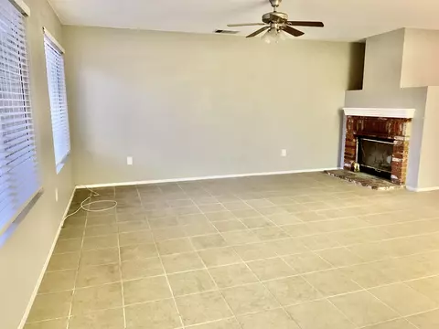 43522 E 32nd St, Lancaster, CA 93535 photo 2