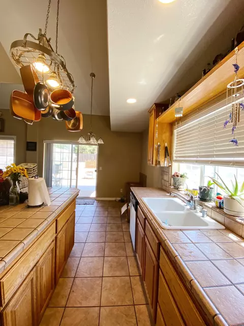 18100 Rawhide Ct, Tehachapi, CA 93561 photo 12
