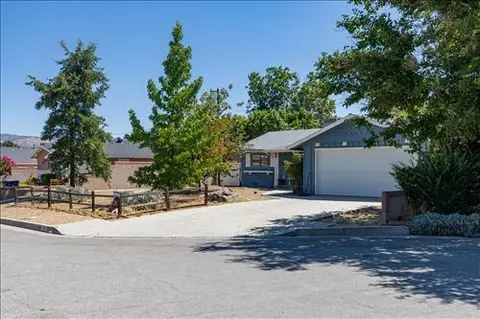 706 Merion Way, Tehachapi, CA 93561 photo 2