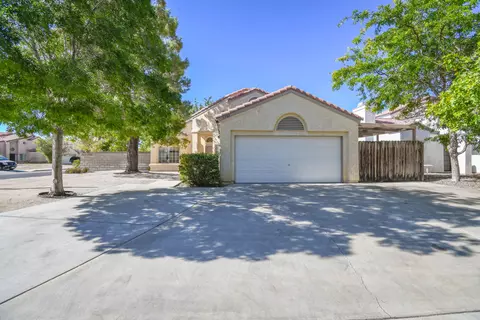 1701 E Norberry St, Lancaster, CA 93535 photo 1