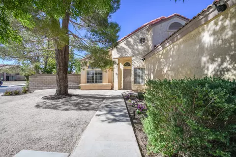 1701 E Norberry St, Lancaster, CA 93535 photo 2