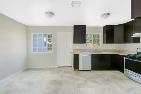 3172 Milton Dr, Mojave, CA 93501 photo 5