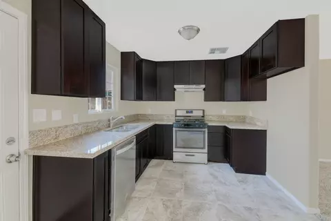 3172 Milton Dr, Mojave, CA 93501 photo 4